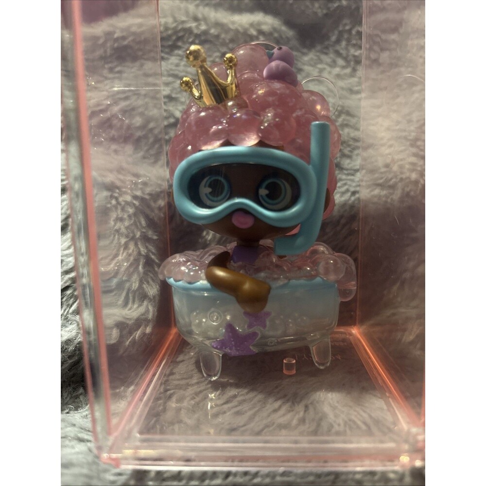 XOX Kweenie Quirky Kweens Kween Of Me Time Figurine Doll And Case
